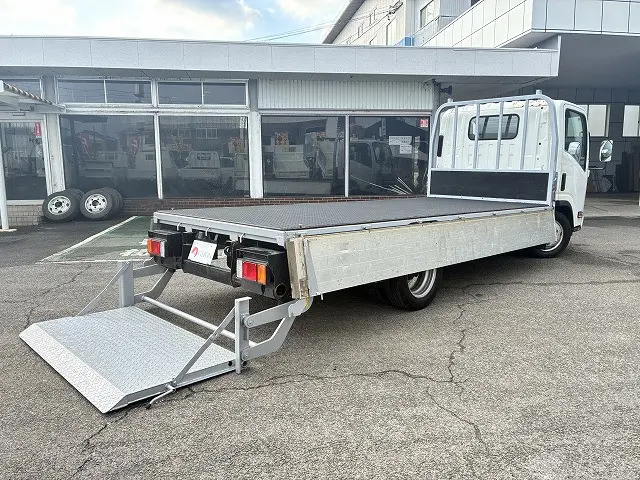 いすゞ エルフ BKG-NLR85AR(2WD)の写真15