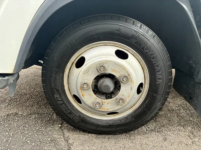 いすゞ エルフ BKG-NLR85AR(2WD)の写真24