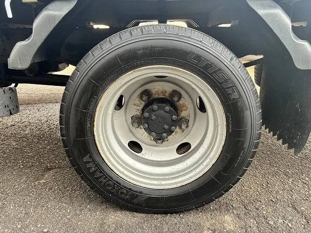 いすゞ エルフ BKG-NLR85AR(2WD)の写真25