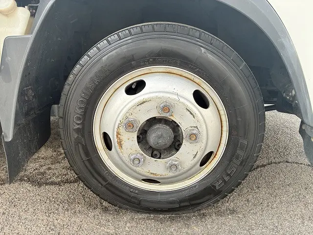 いすゞ エルフ BKG-NLR85AR(2WD)の写真27