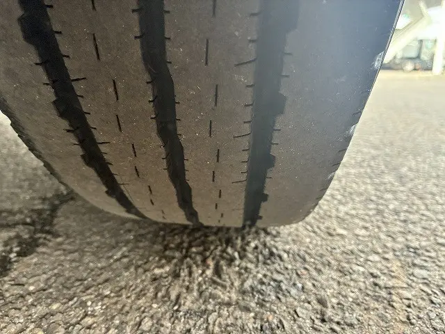 いすゞ エルフ BKG-NLR85AR(2WD)の写真29