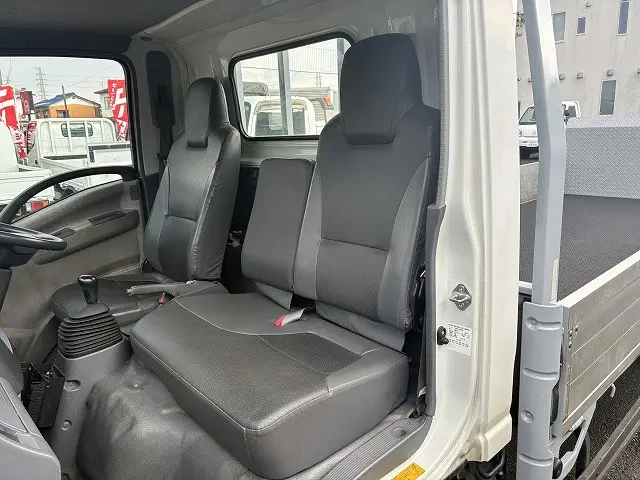 いすゞ エルフ BKG-NLR85AR(2WD)の写真37