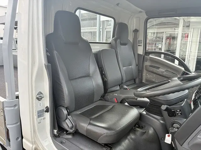 いすゞ エルフ BKG-NLR85AR(2WD)の写真38