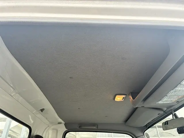 いすゞ エルフ BKG-NLR85AR(2WD)の写真39