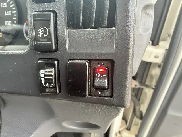 いすゞ エルフ BKG-NLR85AR(2WD)の写真41