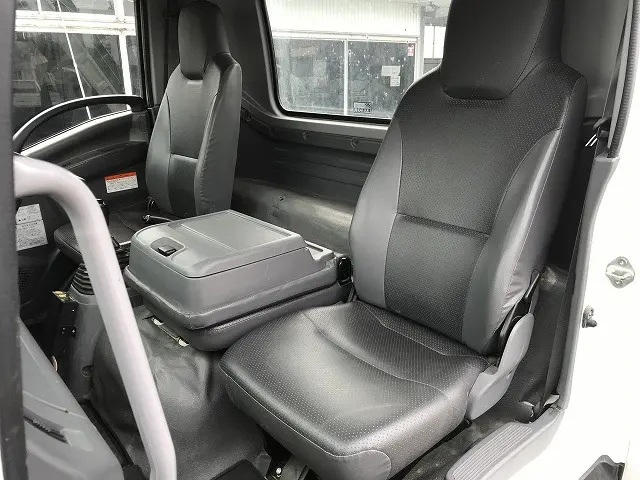 いすゞ フォワード TKG-FRR90S1(2WD)の写真38