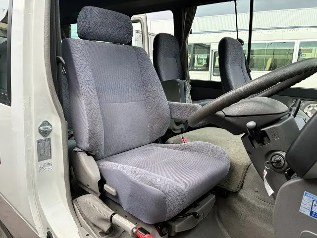 トヨタ コースター PDG-XZB50(2WD)の写真38