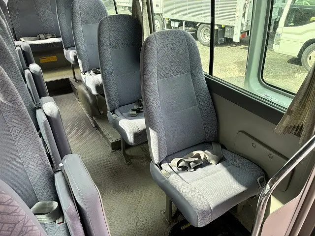 トヨタ コースター PDG-XZB50(2WD)の写真46