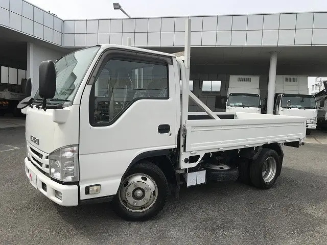 いすゞ エルフ TRG-NKR85A(2WD)の写真1