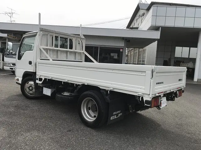 いすゞ エルフ TRG-NKR85A(2WD)の写真4