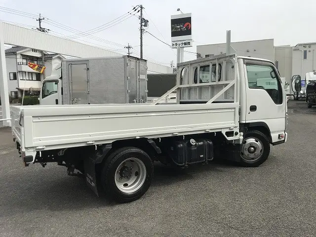 いすゞ エルフ TRG-NKR85A(2WD)の写真6