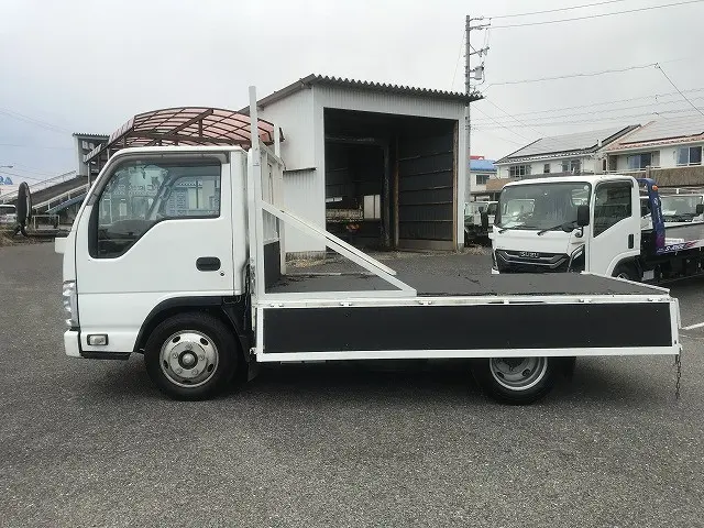 いすゞ エルフ TRG-NKR85A(2WD)の写真14