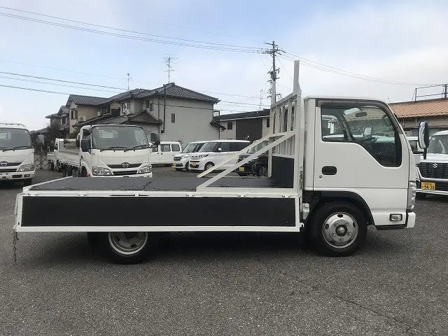 いすゞ エルフ TRG-NKR85A(2WD)の写真15