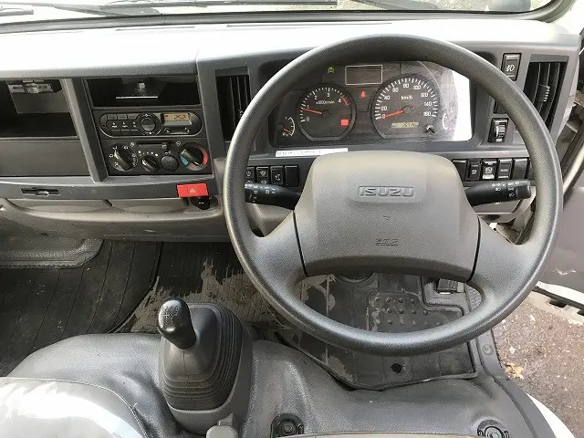 いすゞ エルフ TRG-NKR85A(2WD)の写真25