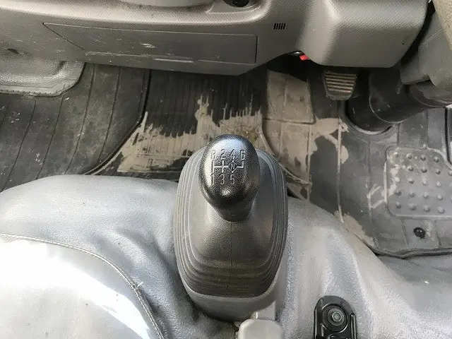 いすゞ エルフ TRG-NKR85A(2WD)の写真26