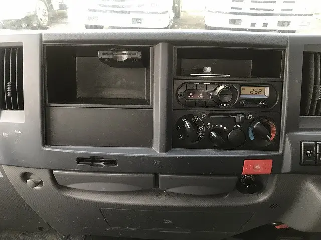 いすゞ エルフ TRG-NKR85A(2WD)の写真27