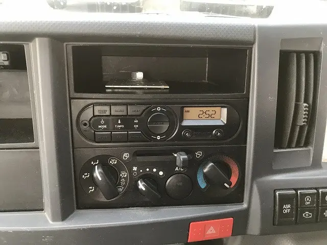 いすゞ エルフ TRG-NKR85A(2WD)の写真28