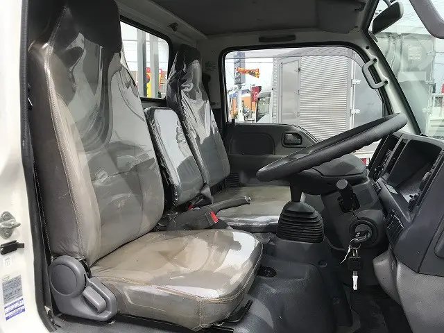 いすゞ エルフ TRG-NKR85A(2WD)の写真33