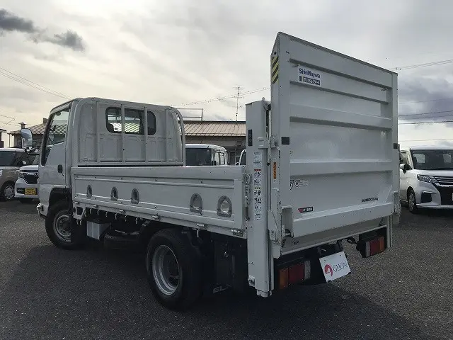 いすゞ エルフ TRG-NJR85A(2WD)の写真4