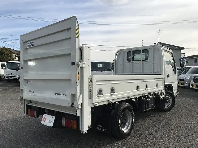 いすゞ エルフ TRG-NJR85A(2WD)の写真6