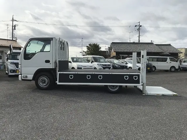 いすゞ エルフ TRG-NJR85A(2WD)の写真15