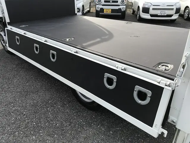 いすゞ エルフ TRG-NJR85A(2WD)の写真20