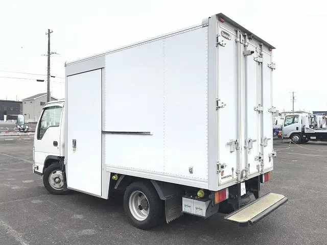 いすゞ エルフ 2RG-NHR88AN(2WD)の写真4