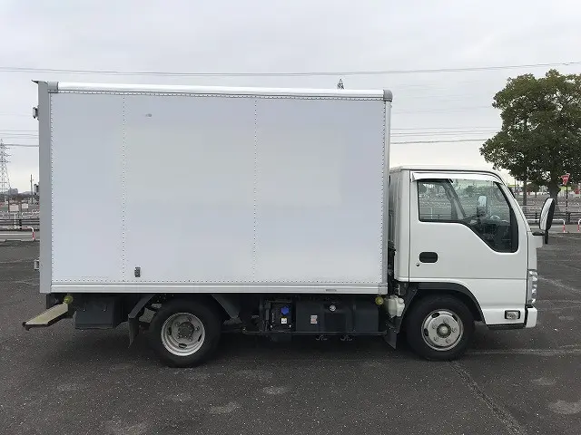 いすゞ エルフ 2RG-NHR88AN(2WD)の写真8