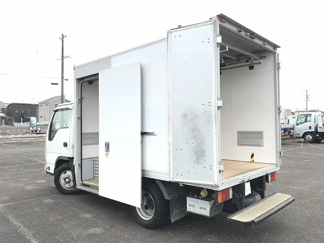 いすゞ エルフ 2RG-NHR88AN(2WD)の写真11