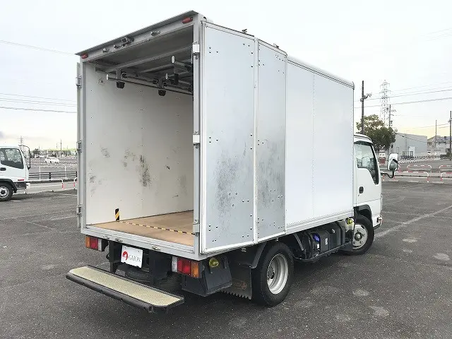 いすゞ エルフ 2RG-NHR88AN(2WD)の写真13