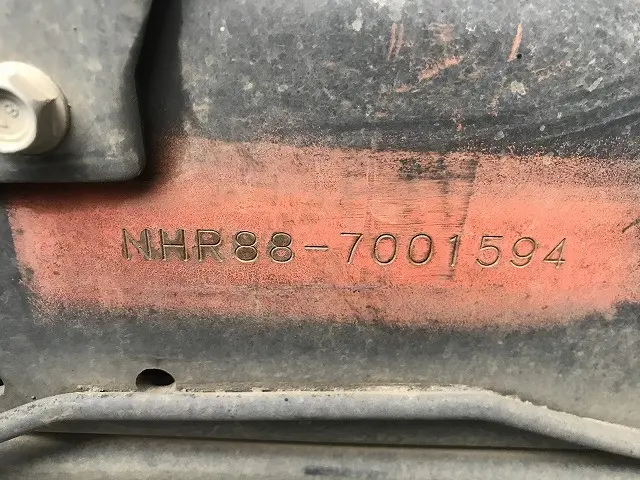 いすゞ エルフ 2RG-NHR88AN(2WD)の写真21