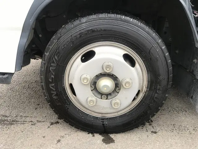 いすゞ エルフ 2RG-NHR88AN(2WD)の写真31