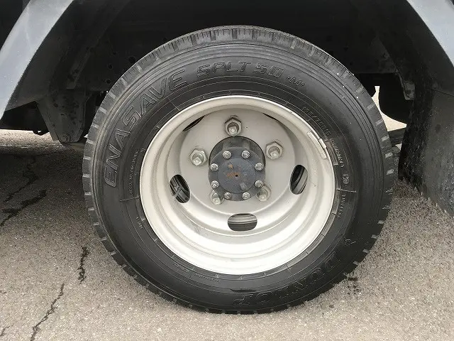 いすゞ エルフ 2RG-NHR88AN(2WD)の写真32