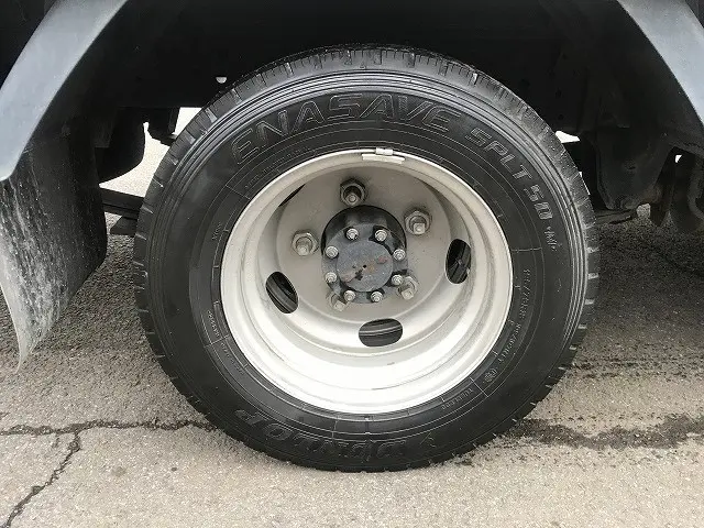 いすゞ エルフ 2RG-NHR88AN(2WD)の写真33