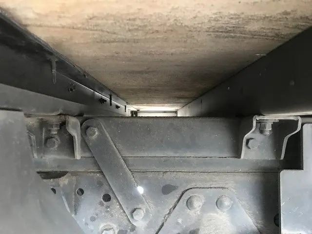 いすゞ エルフ 2RG-NHR88AN(2WD)の写真42