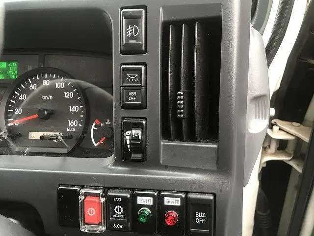 いすゞ エルフ 2RG-NHR88AN(2WD)の写真46