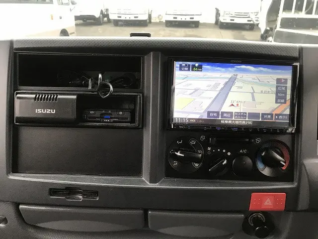 いすゞ エルフ 2RG-NHR88AN(2WD)の写真48