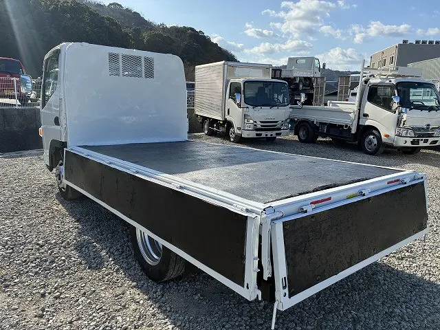 三菱 キャンター 2RG-FBA20(2WD)の写真13