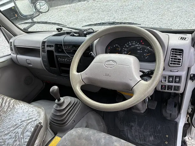 日野 デュトロ ABG-TRU300M(2WD)の写真32