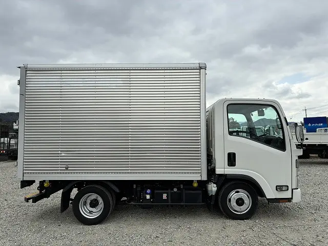 いすゞ エルフ 2RG-NLR88AN(2WD)の写真5