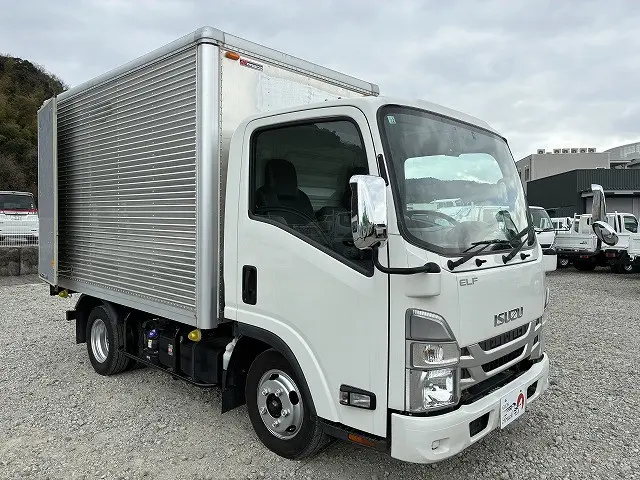 いすゞ エルフ 2RG-NLR88AN(2WD)の写真10