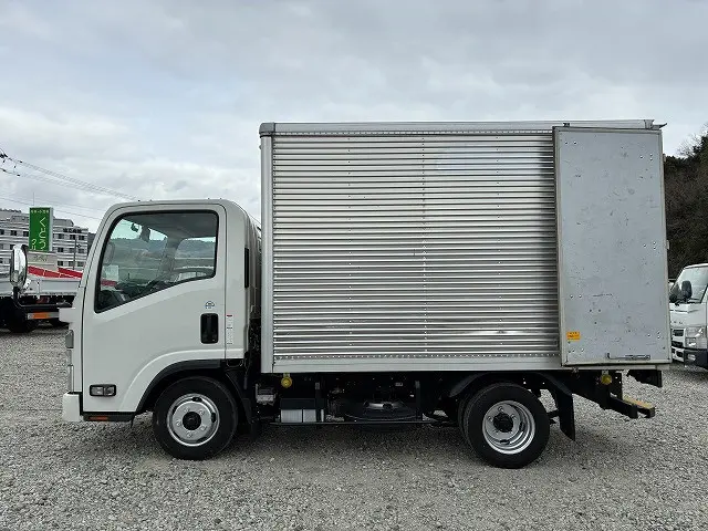 いすゞ エルフ 2RG-NLR88AN(2WD)の写真11