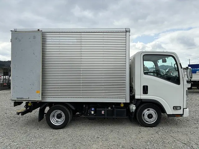 いすゞ エルフ 2RG-NLR88AN(2WD)の写真12