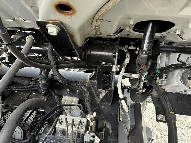 いすゞ エルフ 2RG-NLR88AN(2WD)の写真28