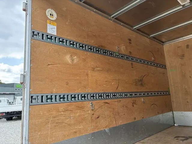 いすゞ エルフ 2RG-NLR88AN(2WD)の写真36