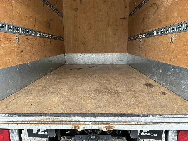 いすゞ エルフ 2RG-NLR88AN(2WD)の写真38