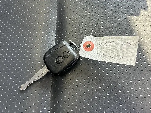 いすゞ エルフ 2RG-NLR88AN(2WD)の写真48