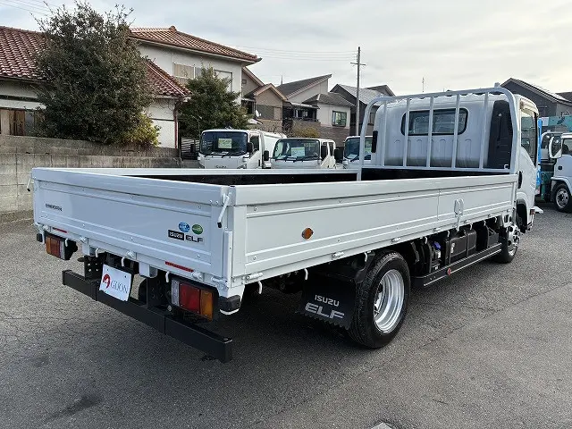 いすゞ エルフ 2RG-NPR88AR(2WD)の写真8