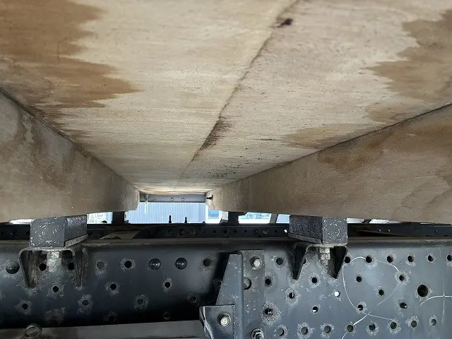 いすゞ エルフ 2RG-NPR88AR(2WD)の写真18