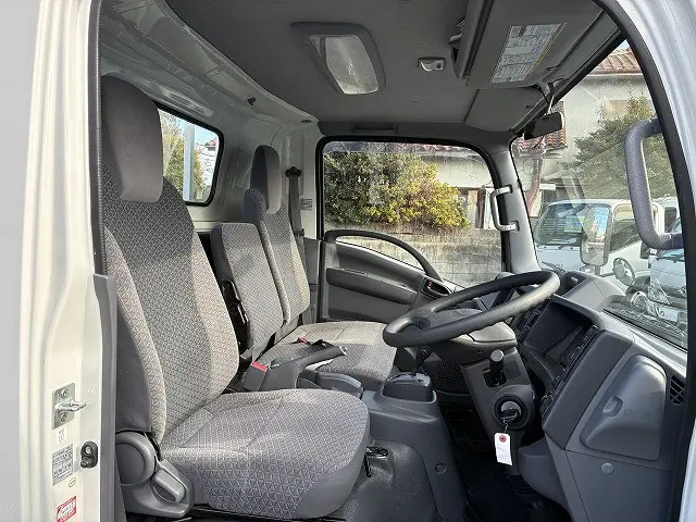 いすゞ エルフ 2RG-NPR88AR(2WD)の写真30